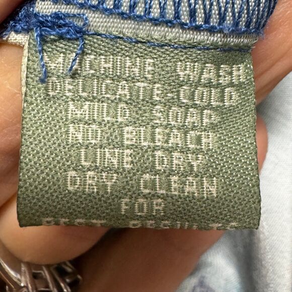 HILO HATTIE 100% Silk Hawaiian Hibiscus Animal Print Button Up Shirt, Sz L - Picture 6 of 6